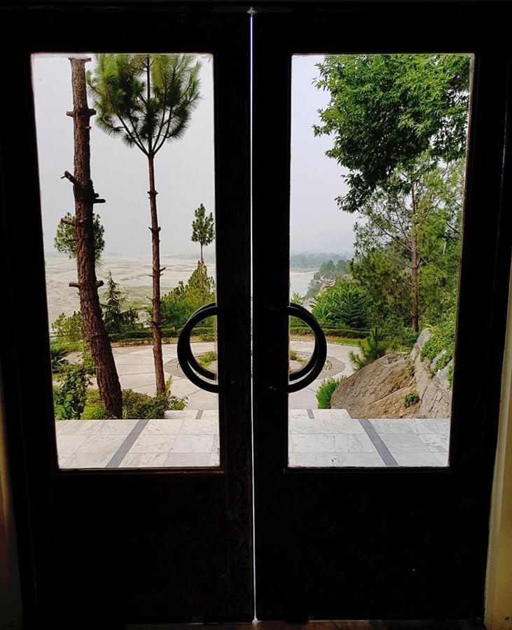 Rock City Resort Mingora Экстерьер фото