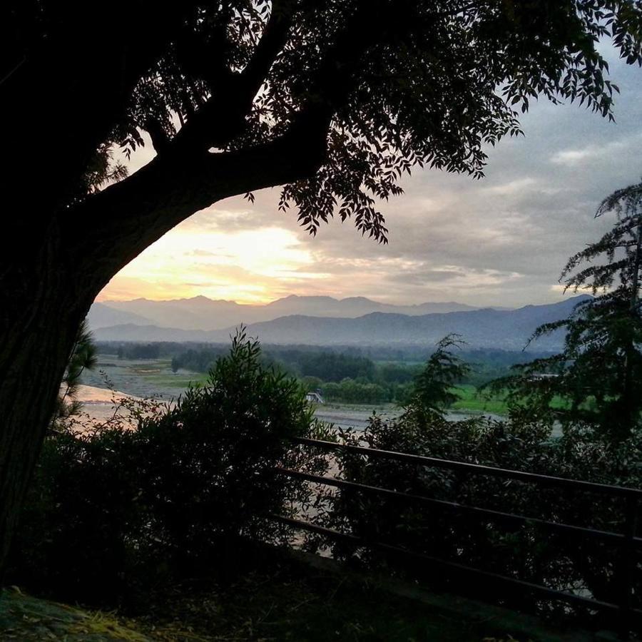 Rock City Resort Mingora Экстерьер фото